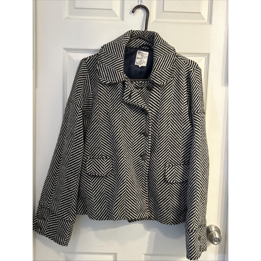 Tulle Anthropologie XL Chevron Black and White Short Blazer